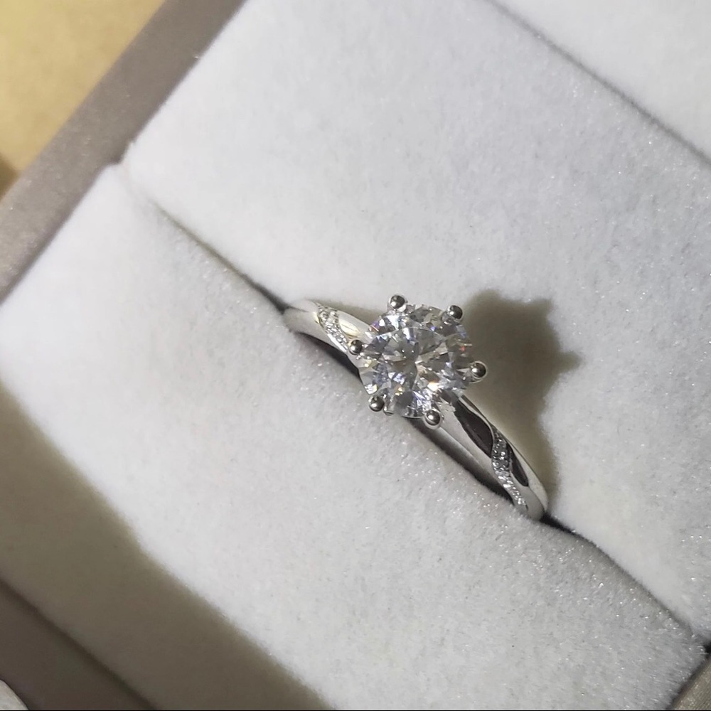 1 Carat Moissanite Diamond Engagement Ring